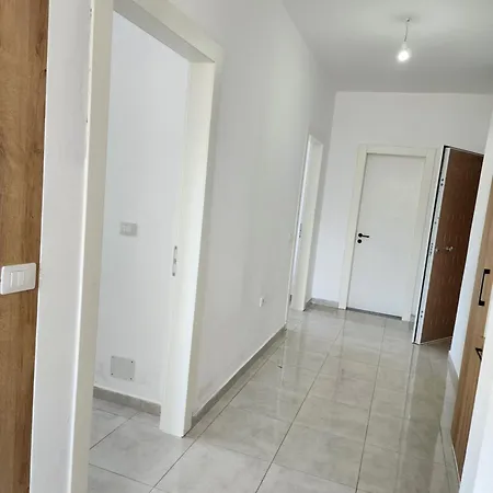 Vacation In Apartment *