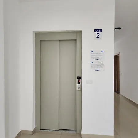 Vacation In Apartment *
